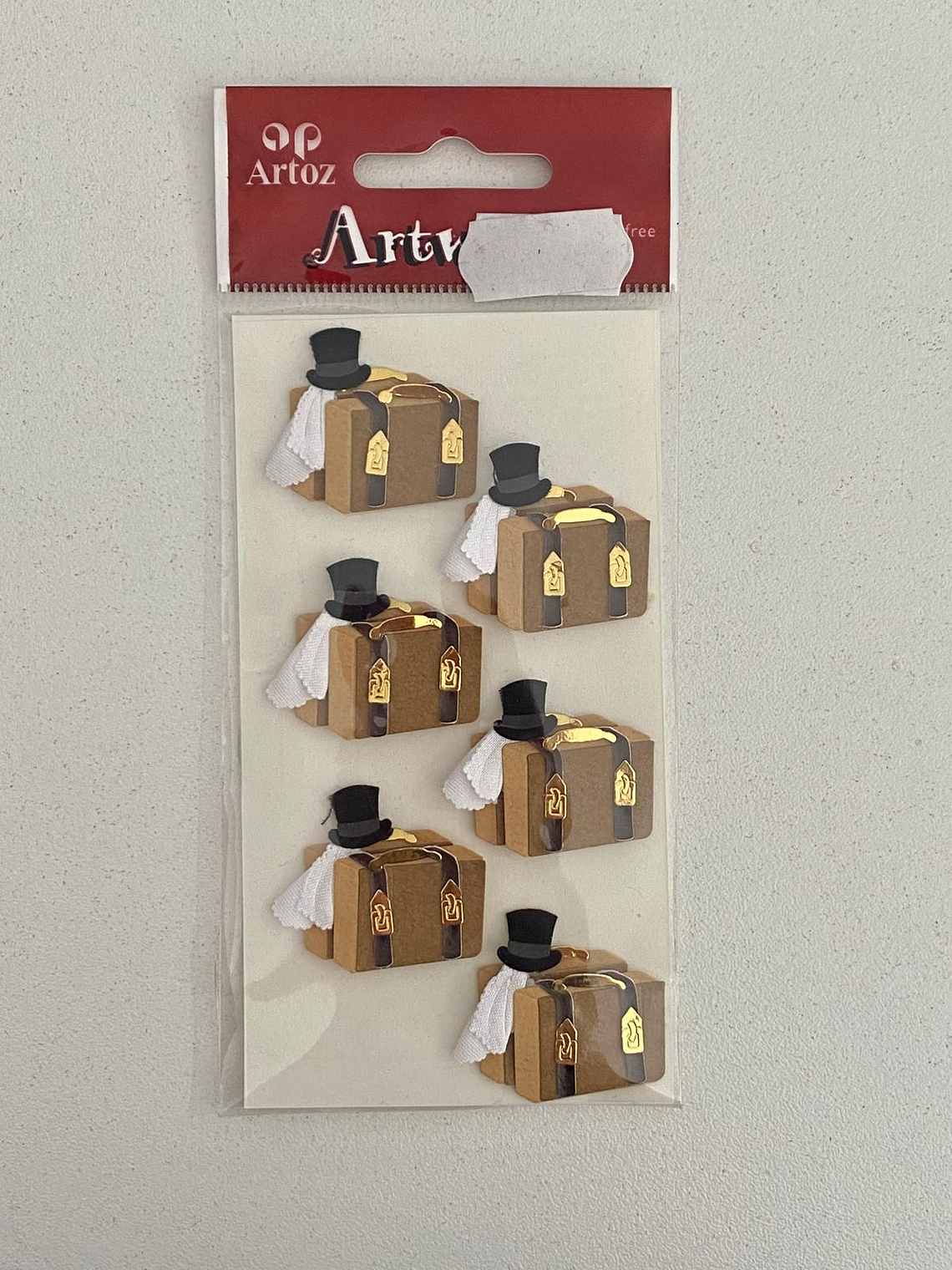 Set de 6 adesivos com malas e chapéus  1