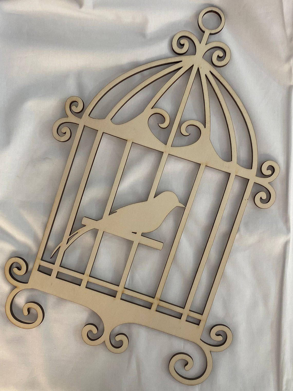 Gaiola com passarinho em choupo  2