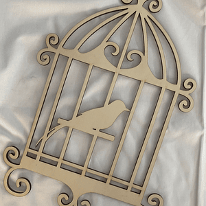 Gaiola com passarinho em choupo 