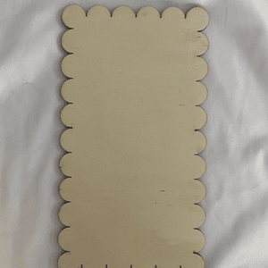 Plaquinha com ondinhas em choupo 25 cm x 13,50 cm