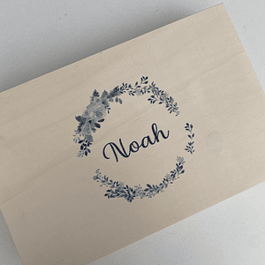 Caixa de batizado com gravação floral