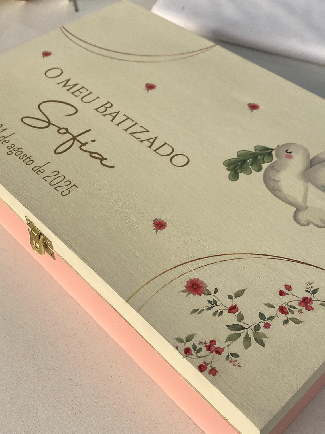 Caixa de batizado personalizada com pombinha 2
