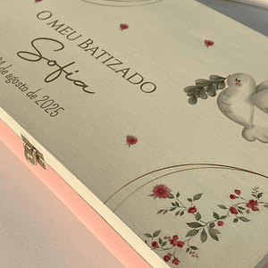 Caixa de batizado personalizada com pombinha