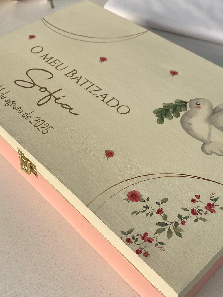 Caixa de batizado personalizada com pombinha 2
