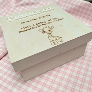 Caixa de lembranças com girafa 