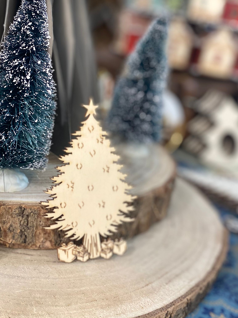 Árvore de natal com presentes  1