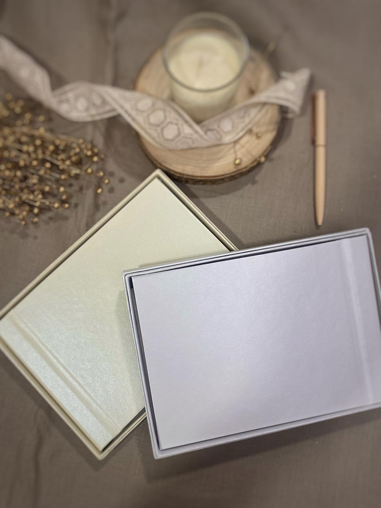 Livro de honra  castanho com acabamento brilhante A4 2