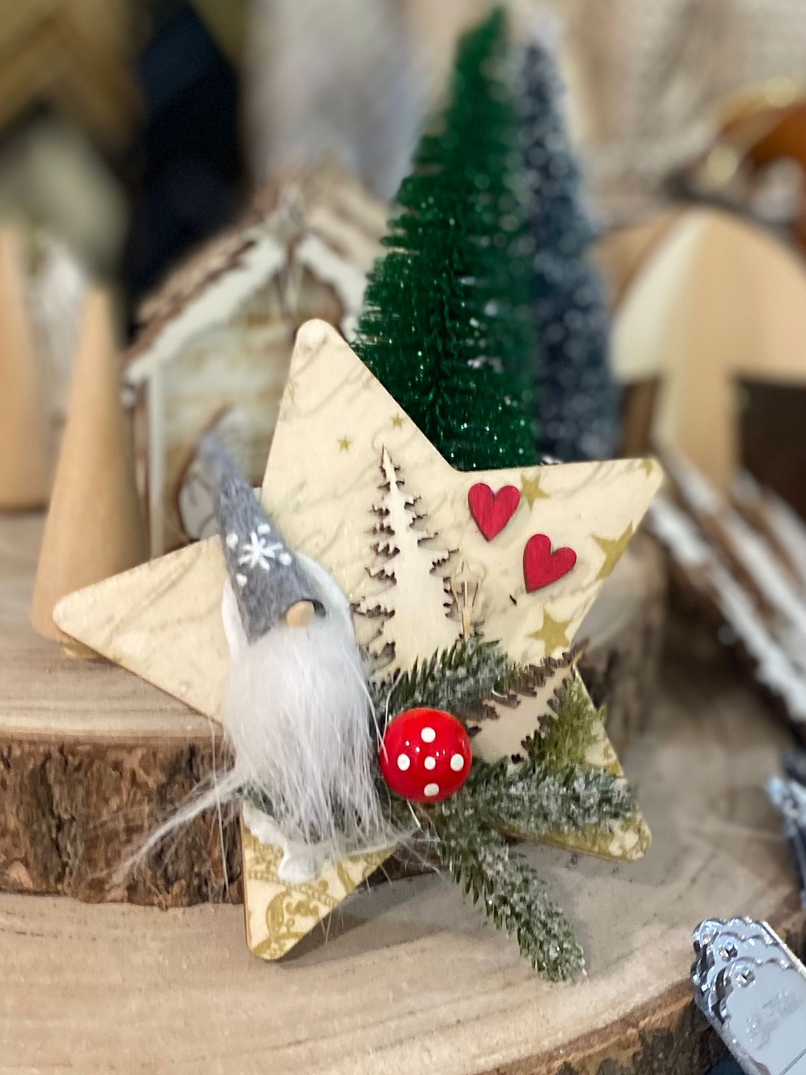 Estrela de Natal com gnomo 14 cm 1