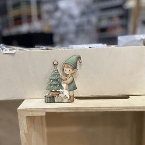 Duende com árvore de Natal 