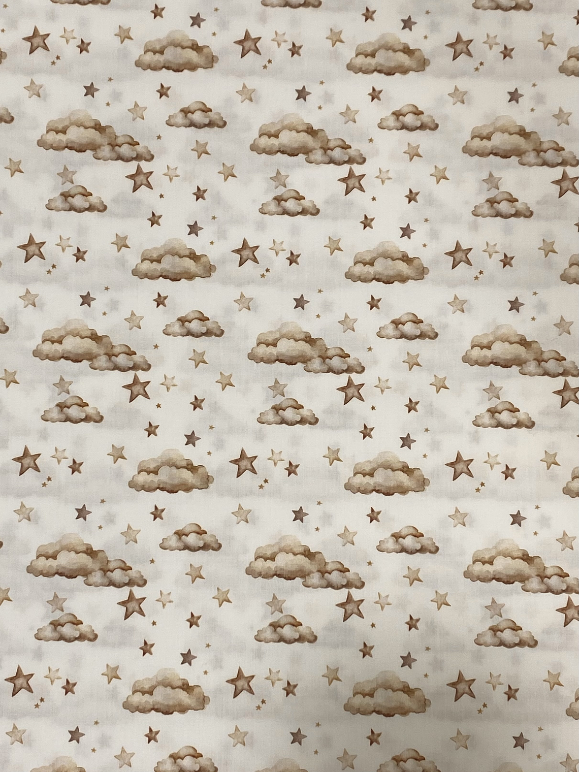 Tecido com nuvens bege  1