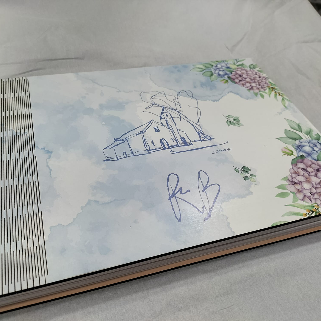 Album A4 personalizado em tons aguarela 1