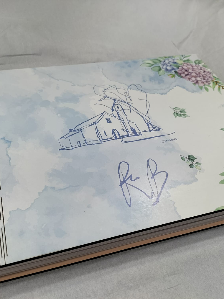 Album A4 personalizado em tons aguarela 1