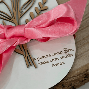 Presente personalizado com buquê floral 