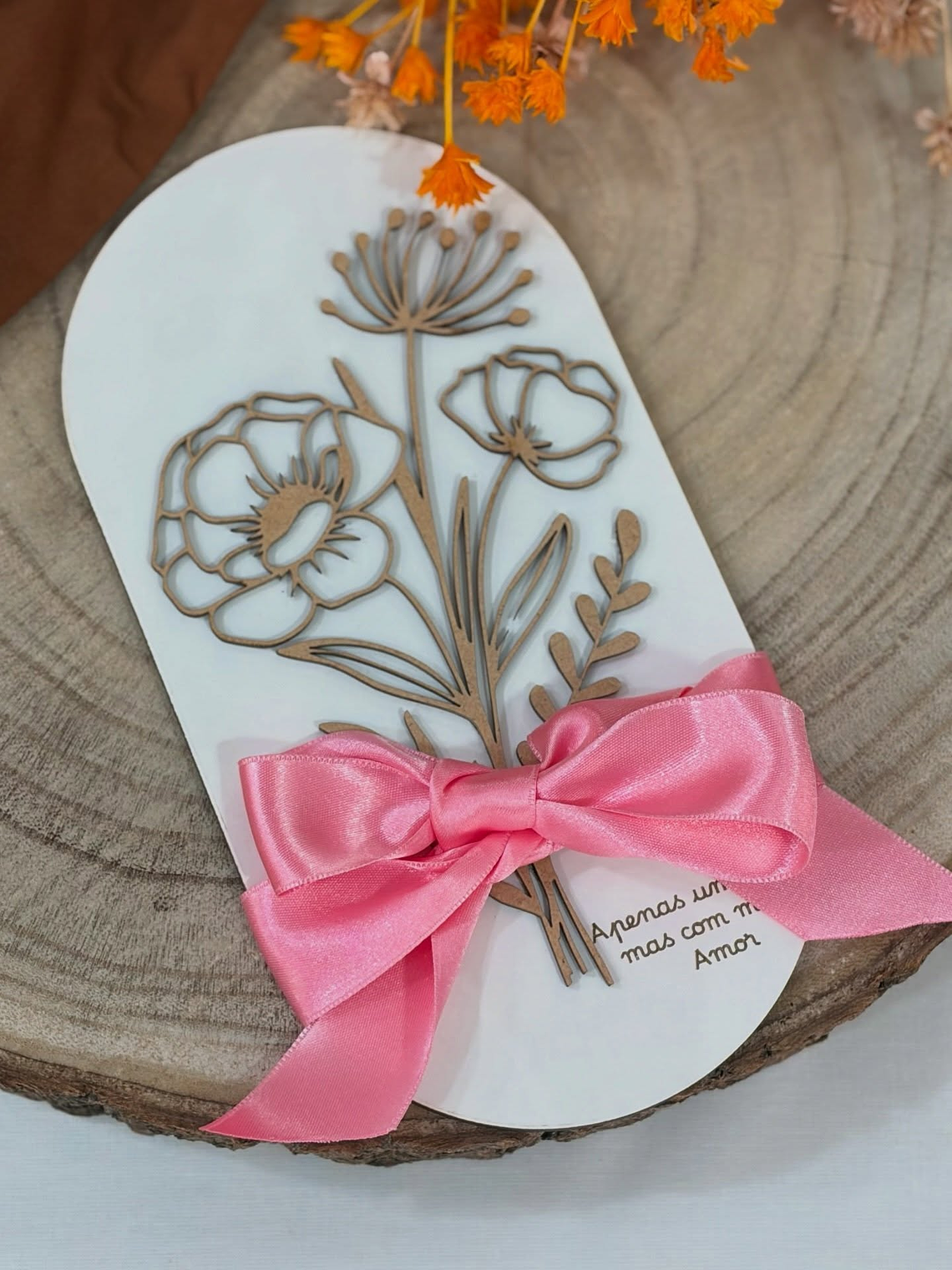 Presente personalizado com buquê floral  1