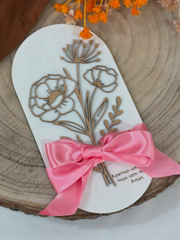 Presente personalizado com buquê floral  1