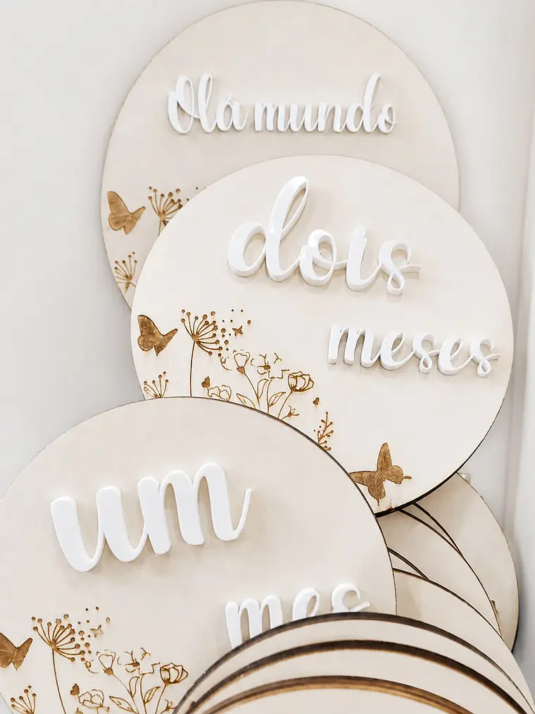 Placas dos meses com letras em relevo 1