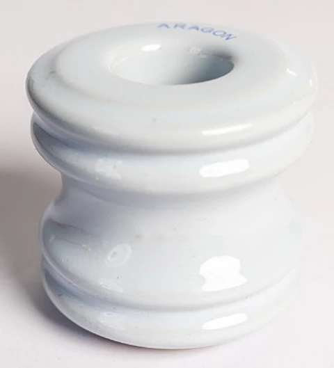 AISLADOR PORCELA CARRETE DE 79x76mm