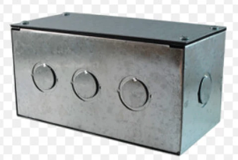CAJA DE GALVA DE 100x100x65 CON SALIDAS DE 20-25mm PRE-PICADA CON TAPA