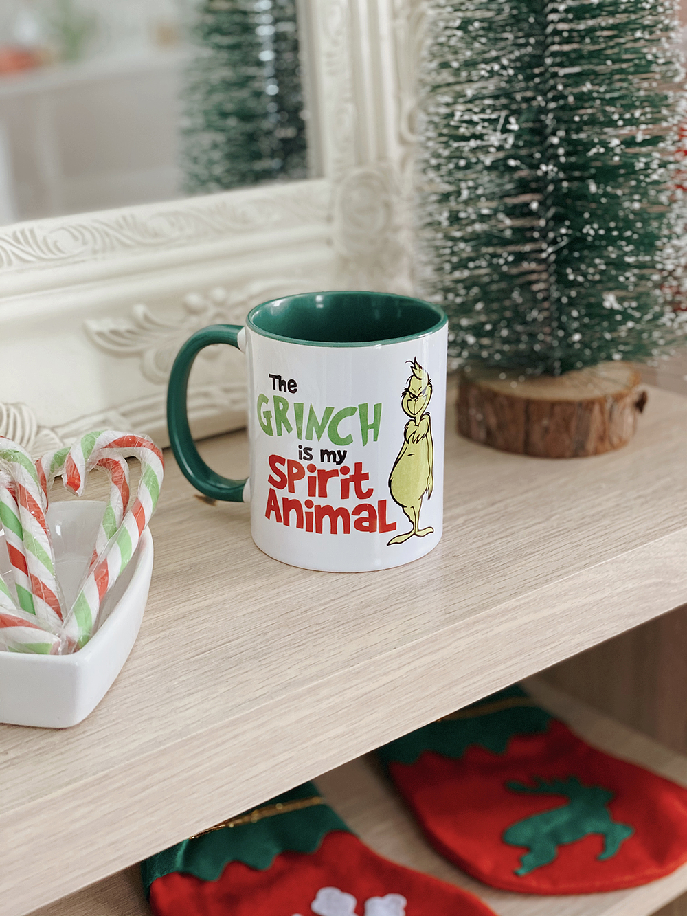 Taza Grinch Mango verde 1