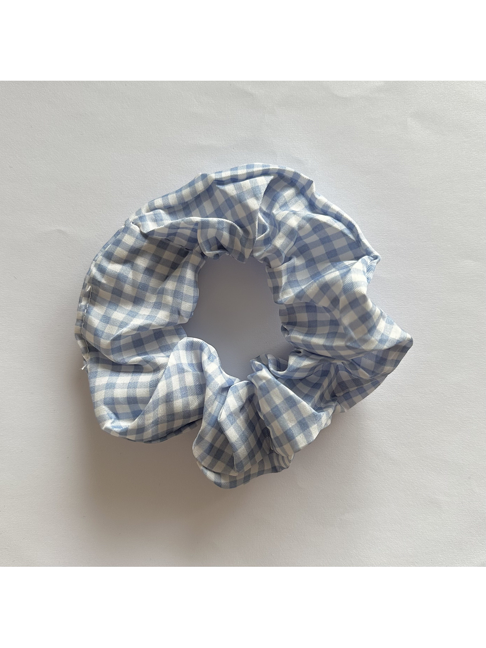 Scrunchie mediano celestes 3