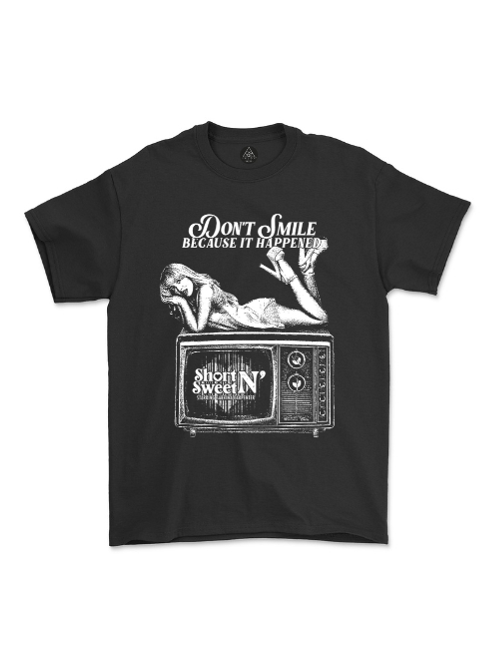 Polera Sabrina Carpenter – “Don’t Smile Because It Happened”