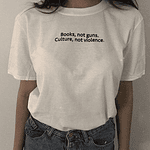 Polera Books Not Guns