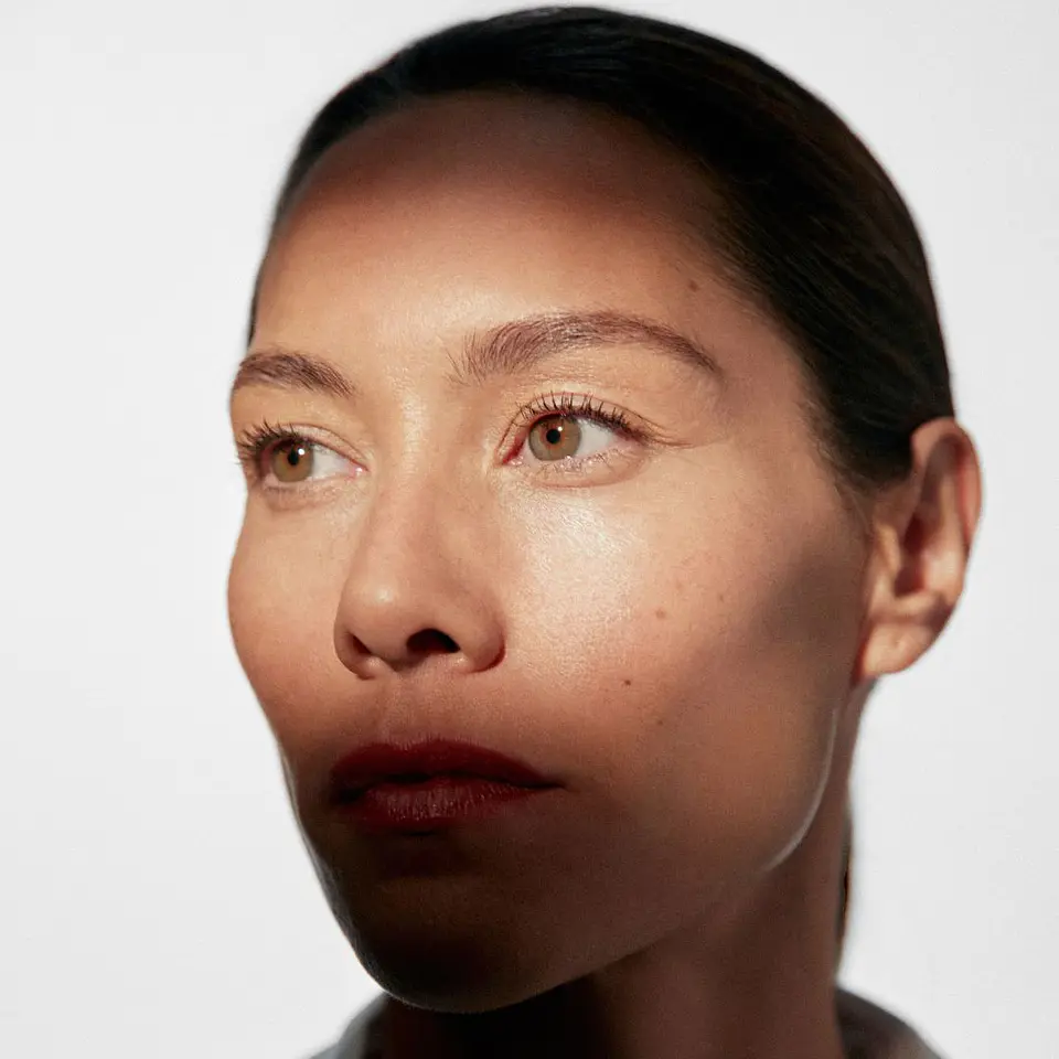 U/1ST Multiactive Brightening Concealer 4