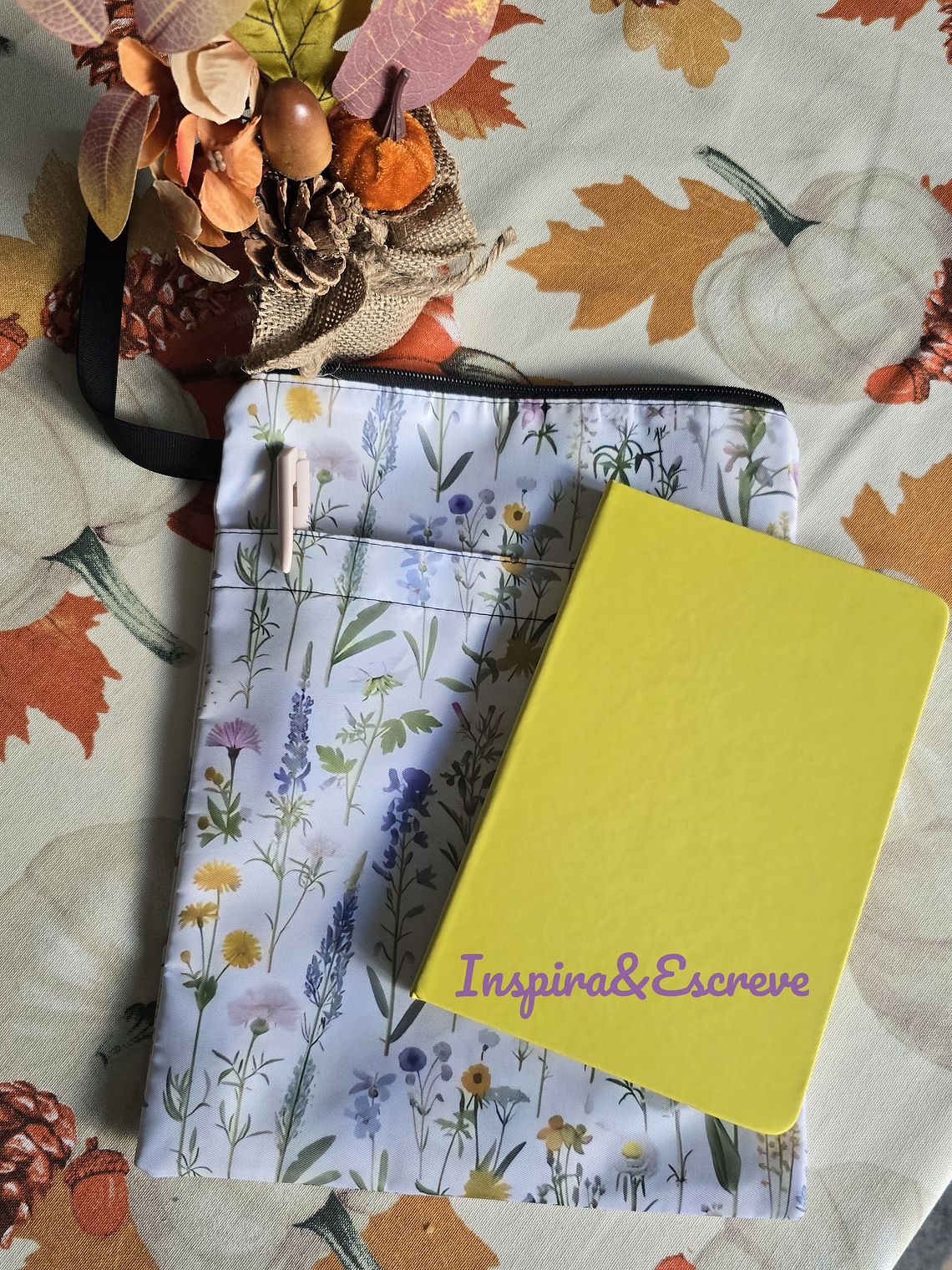 Conjunto Bolsa e Caderno de Escrita A4 2