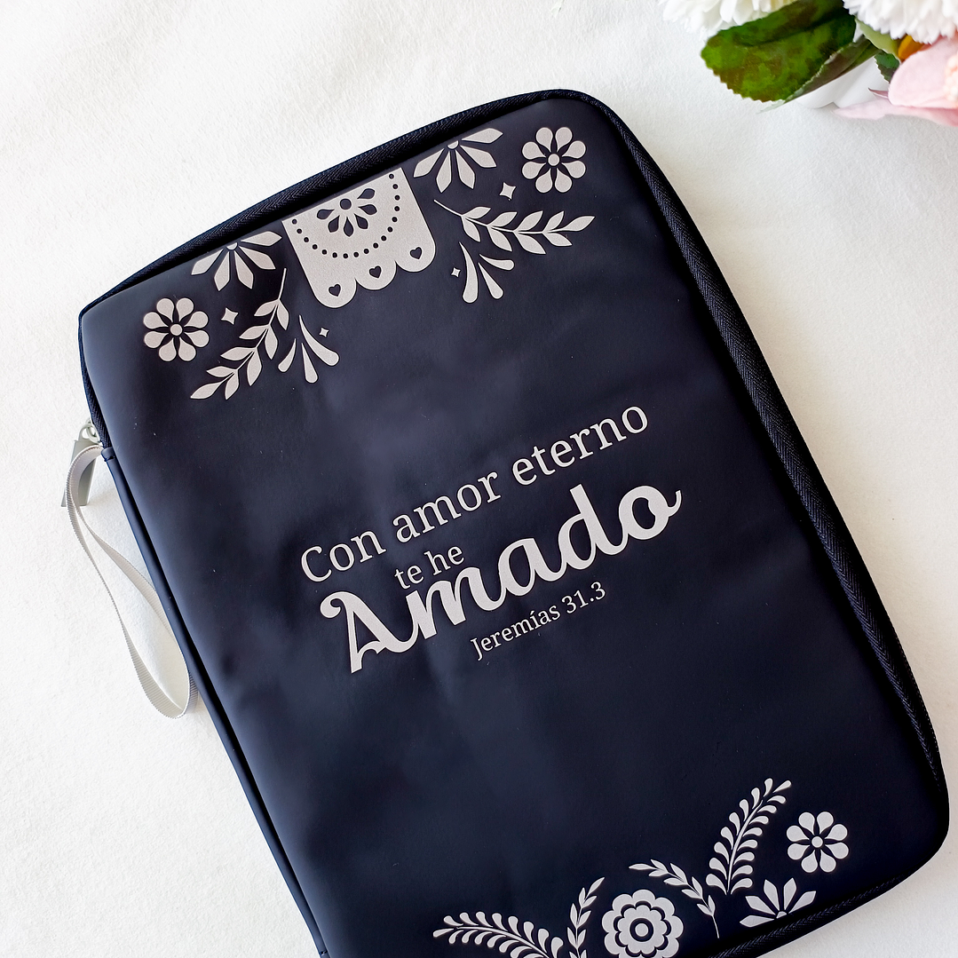 Funda para Tablet 11” – “Con amor eterno te he amado” 4