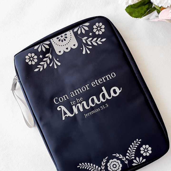 Funda para Tablet 11” – “Con amor eterno te he amado” 4