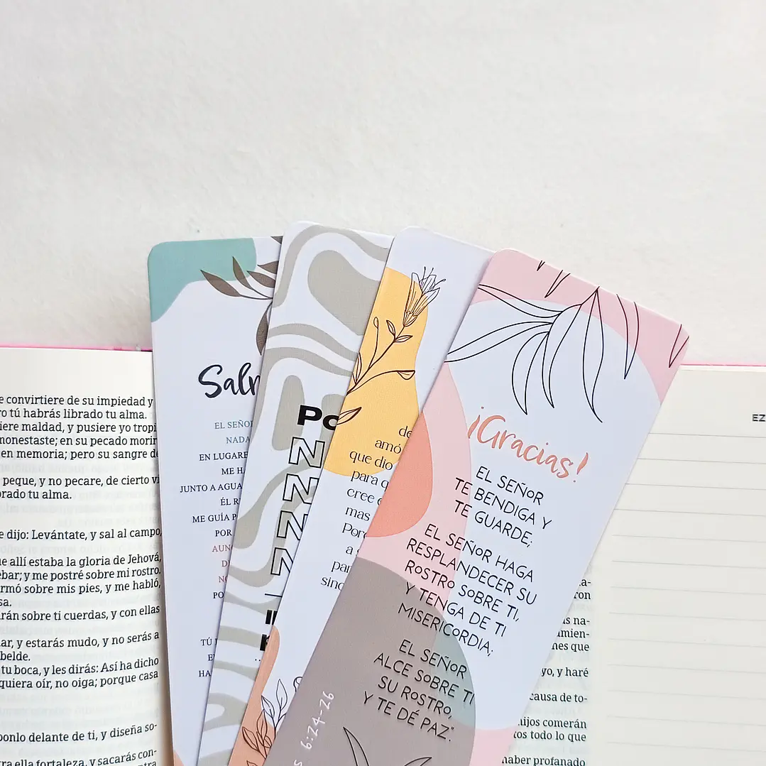 Marcapáginas de Papel  terminación brillante - Varios diseños 1