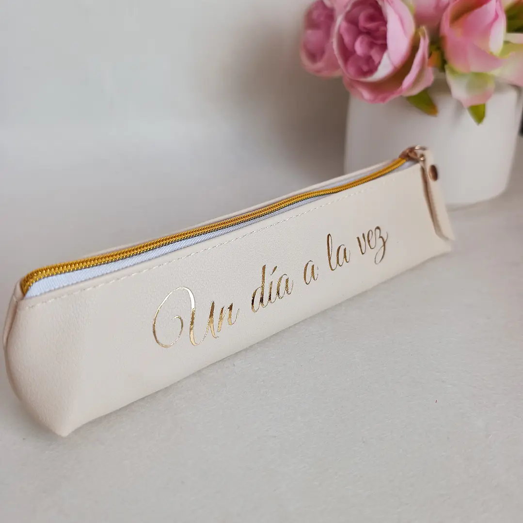 Estuche de Cuerina “Un día a la vez” 10