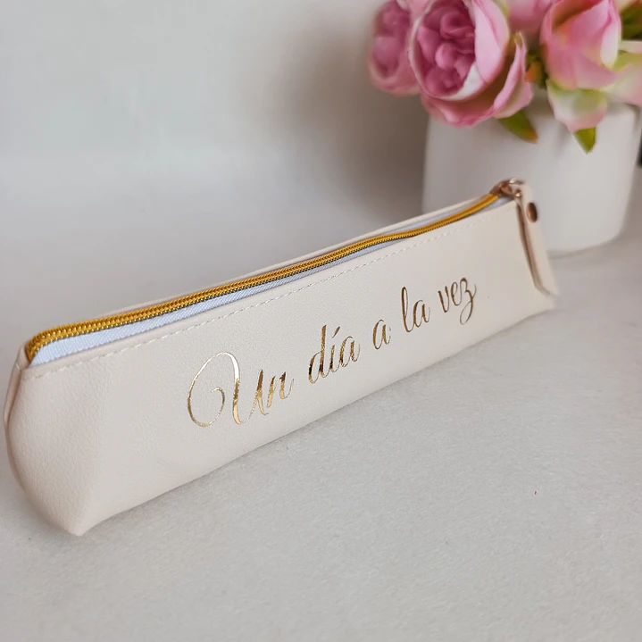 Estuche de Cuerina “Un día a la vez” 10