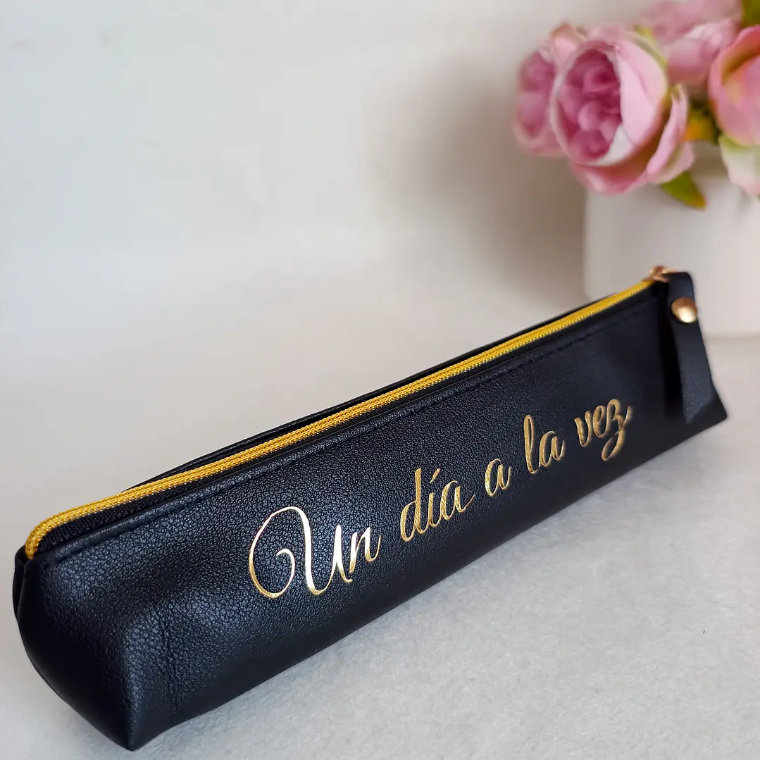 Estuche de Cuerina “Un día a la vez” 2