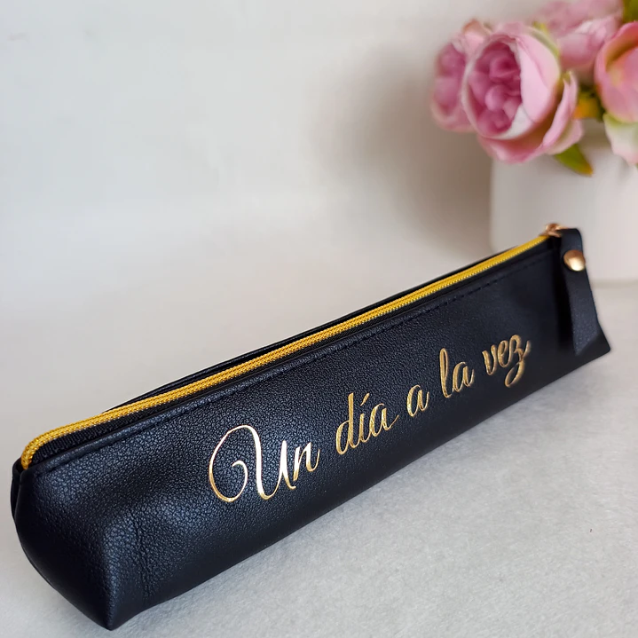 Estuche de Cuerina “Un día a la vez” 2