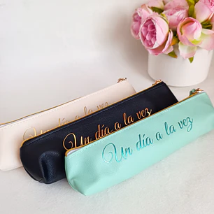 Estuche de Cuerina “Un día a la vez”