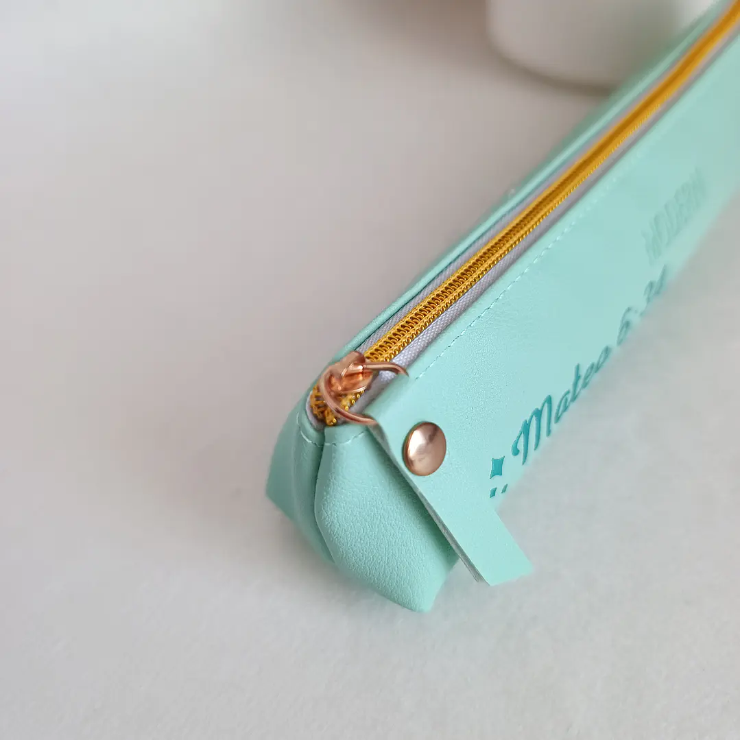 Estuche de Cuerina “Un día a la vez” 8