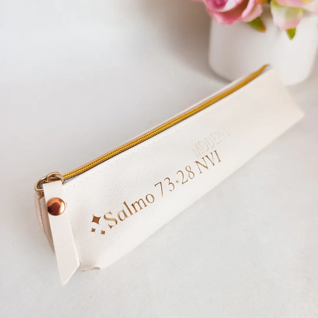 Estuche de Cuerina “Para mí el bien es estar cerca de Dios” 7