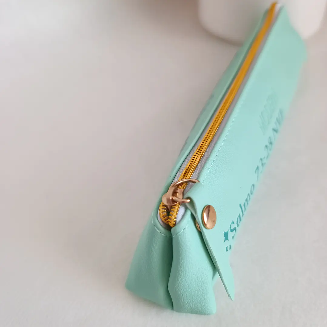 Estuche de Cuerina “Para mí el bien es estar cerca de Dios” 12