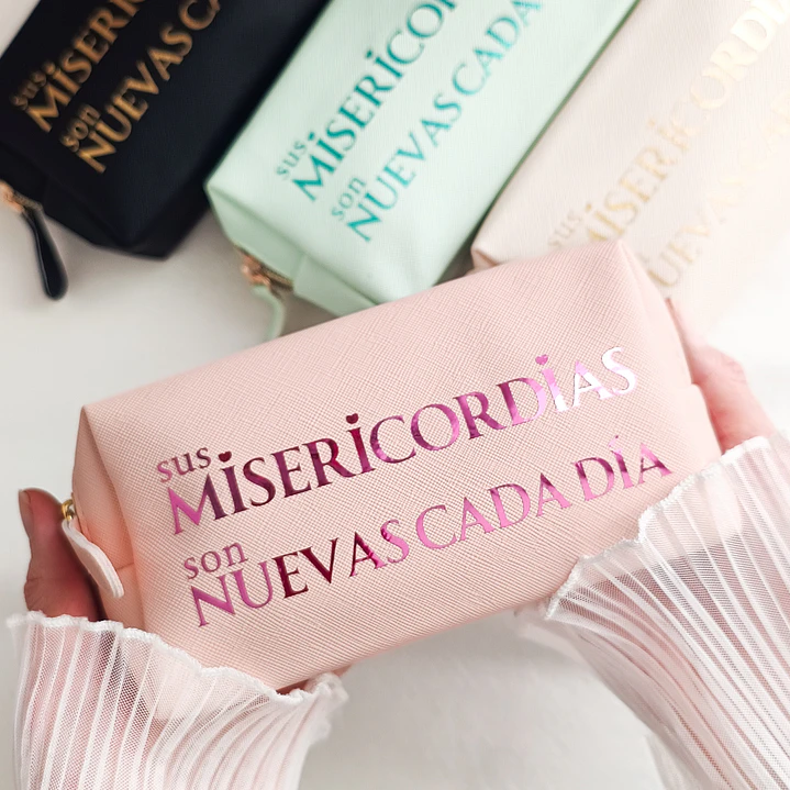 Estuche Neceser “Sus misericordias son nuevas cada día” 1