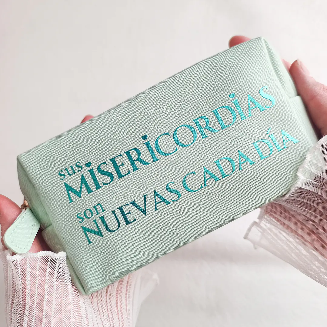 Estuche Neceser “Sus misericordias son nuevas cada día” 6
