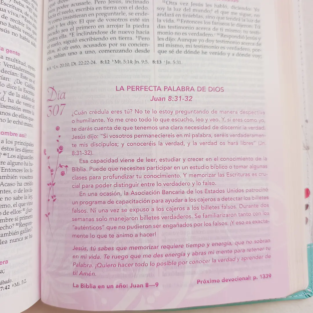 Biblia de la Mujer Conforme al Corazón de Dios – Reina Valera 1960, Tapa Imitación Piel blanca floral 7