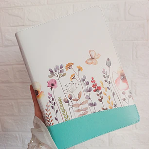 Biblia de la Mujer Conforme al Corazón de Dios – Reina Valera 1960, Tapa Imitación Piel blanca floral