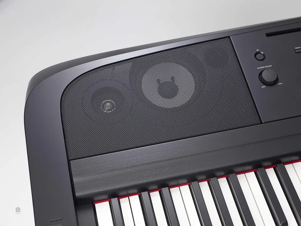 YAMAHA DGX670B PORTABLE DIGITAL PIANO  5