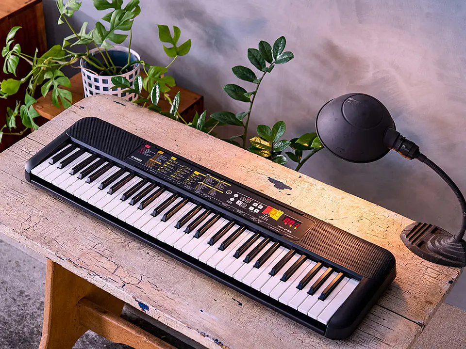 YAMAHA PSRF52 61-KEY PORTABLE KEYBOARD 4