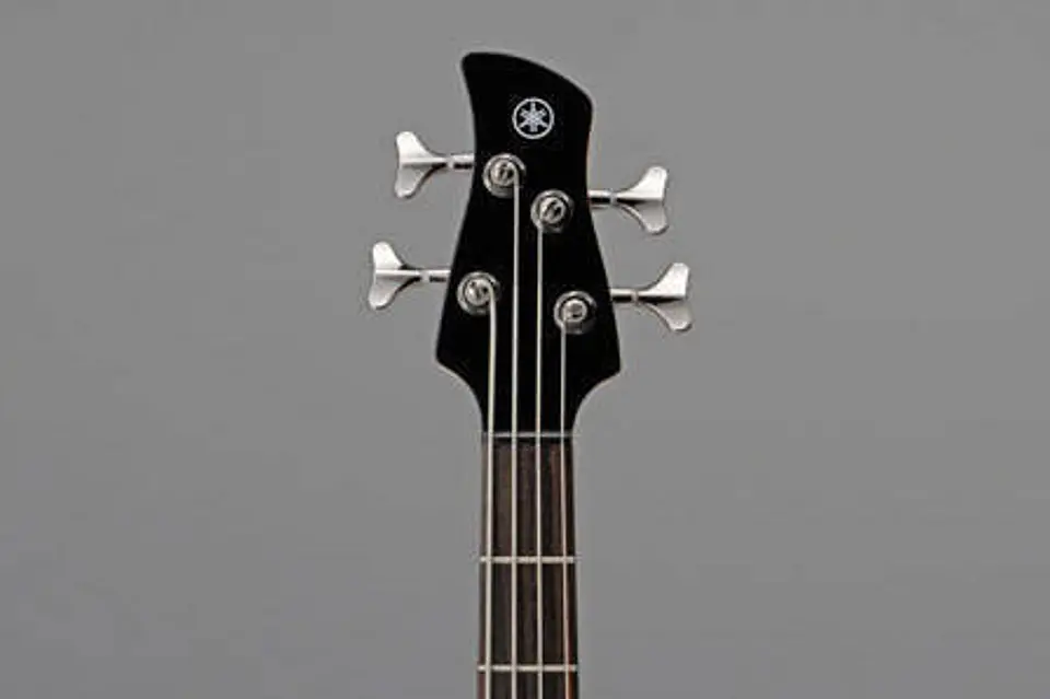 YAMAHA TRBX504 TRANSLUCENT BLACK BAJO ELECTRICO 4