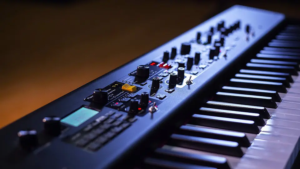 YAMAHA CP73 DIGITAL STAGE PIANO 8