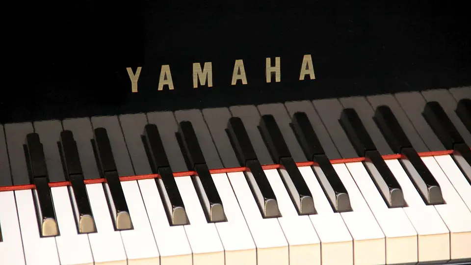 YAMAHA GB1K PE GRAND PIANO PIANO DE COLA 4