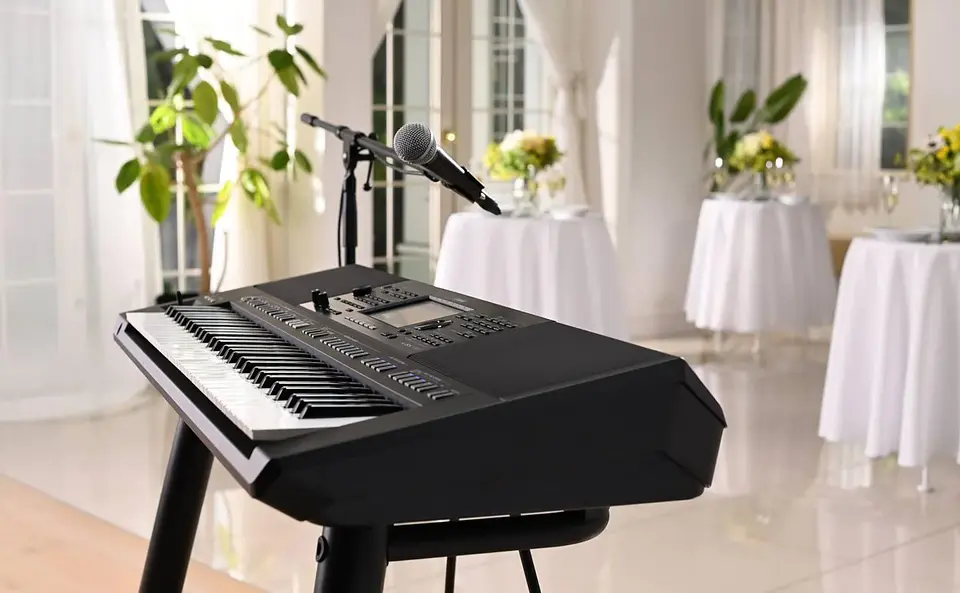 YAMAHA PSRSX720 WORKSTATION ARRENGER  12