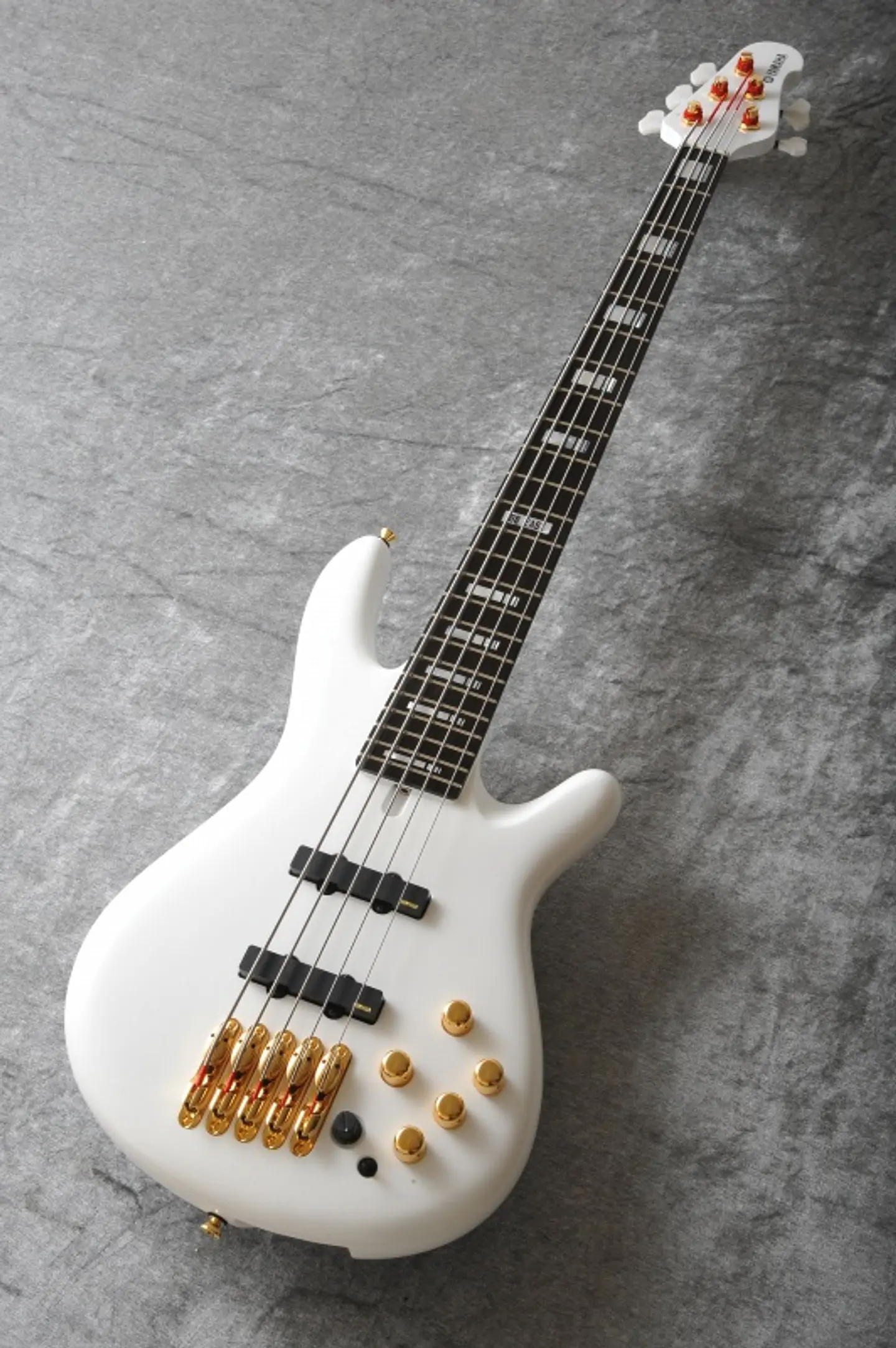 YAMAHA BBNE2 WHITE SIGNATURE BASS BAJO ELECTRICO 6